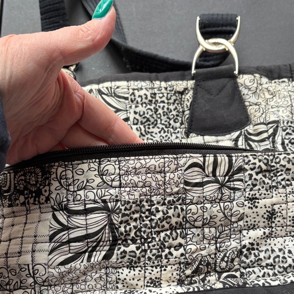 Donna Sharp Black & White Quilted Patchwork Tote Bag - Picture 9 of 10